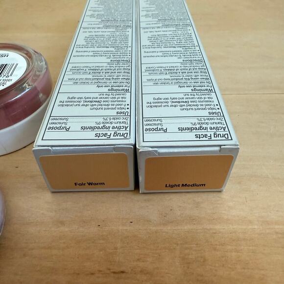 It Cosmetics Bundle CC+ color correcting cream with two colors of Sun Blush - Picture 2 of 4